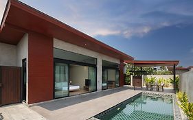 Sunday Sea Two Pool Villa Pattaya